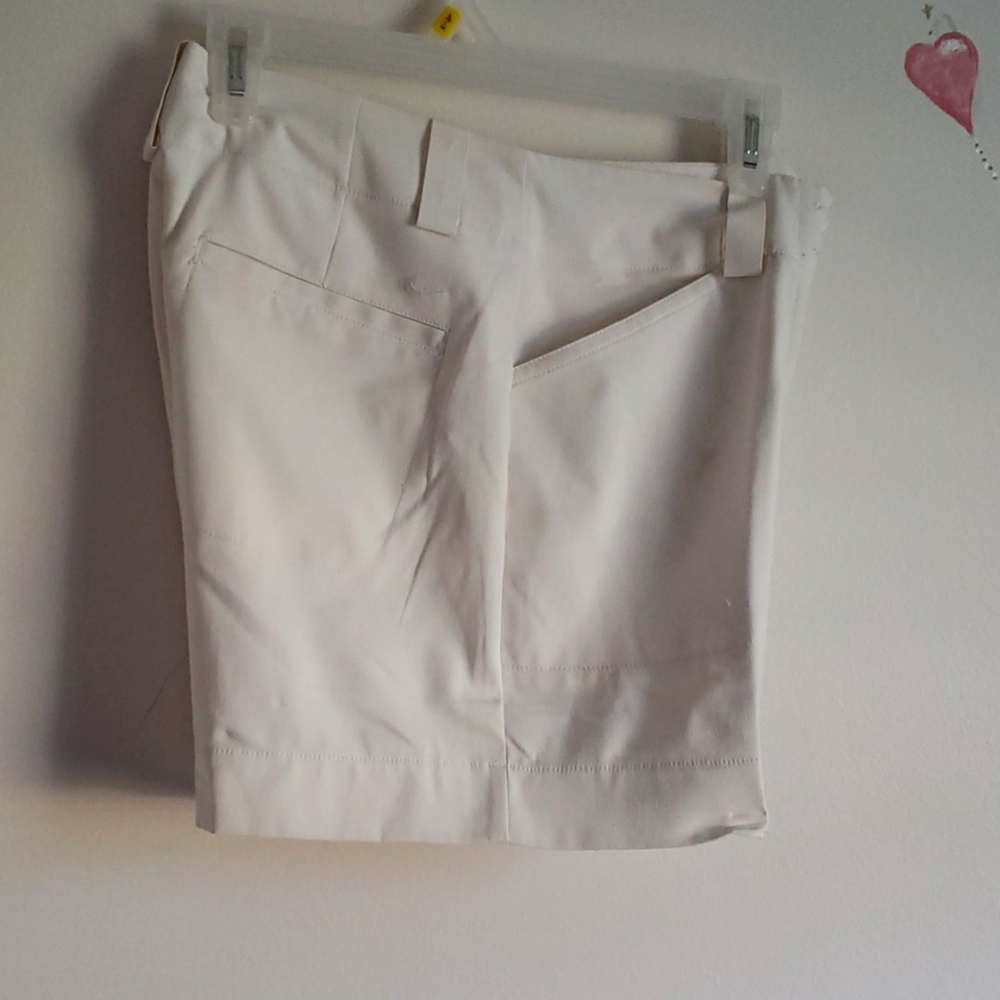 Nike white golf short 4 P dri fit